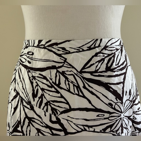 CUTE Brown/White Skirt - Picture 4 of 4
